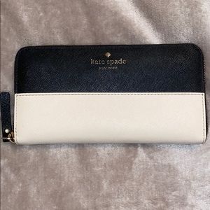 Kate Spade zip around wallet